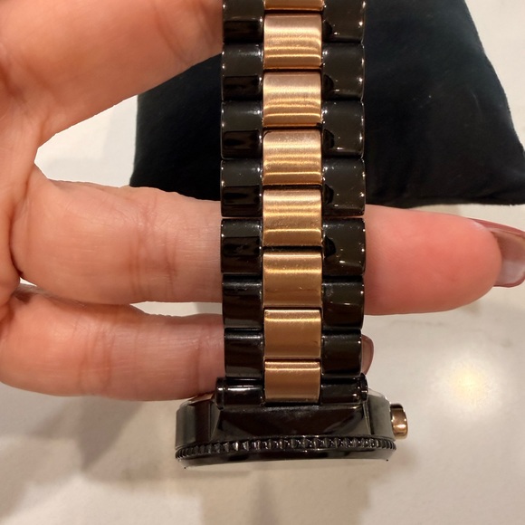 EUC Vince Camuto VC/5311RGTT Women’s Watch with Swarovski Crystal Accents - Picture 6 of 7